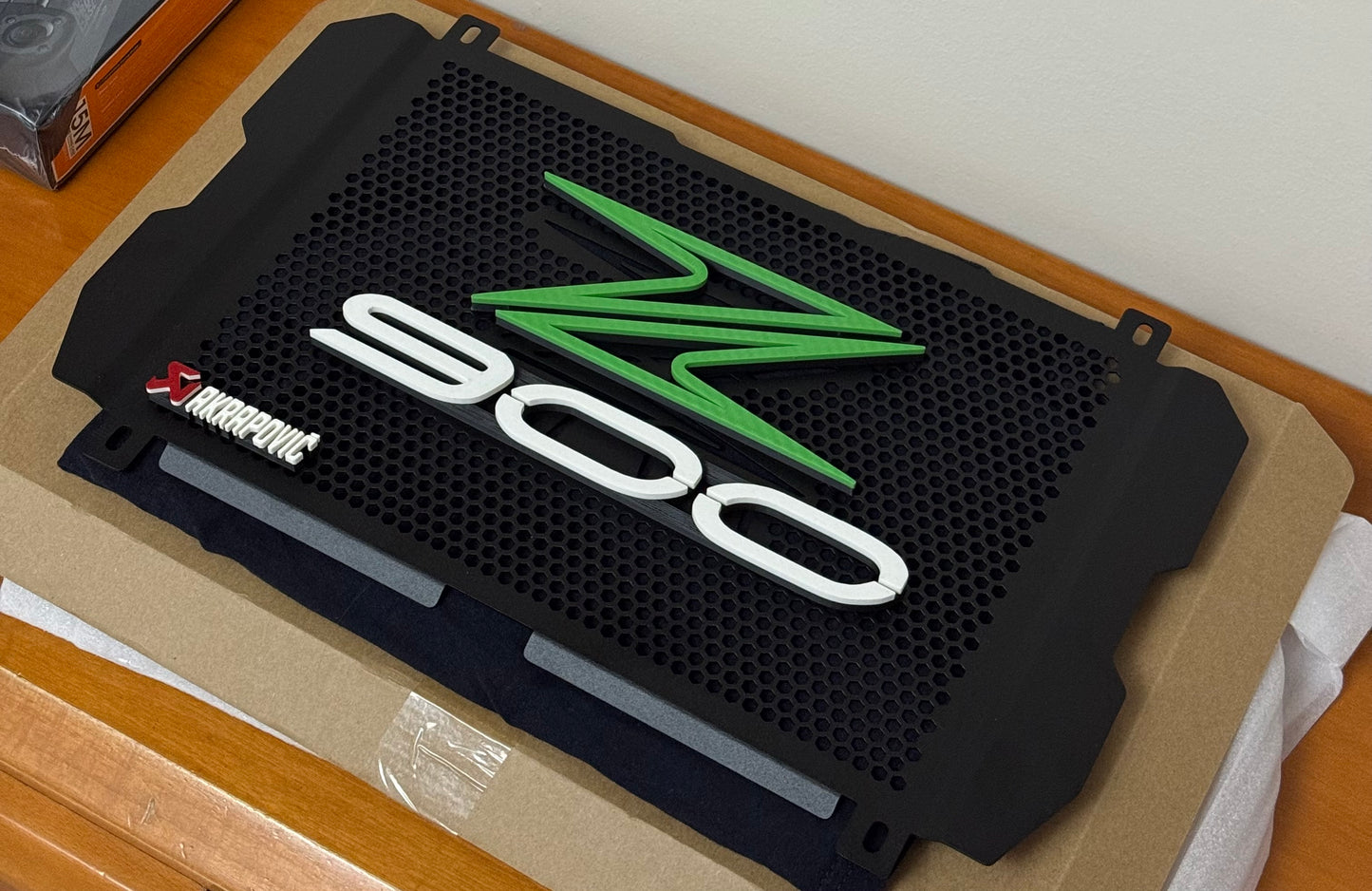 Novedad z900: Parrilla 3D ranurada Z 900 akrapovic