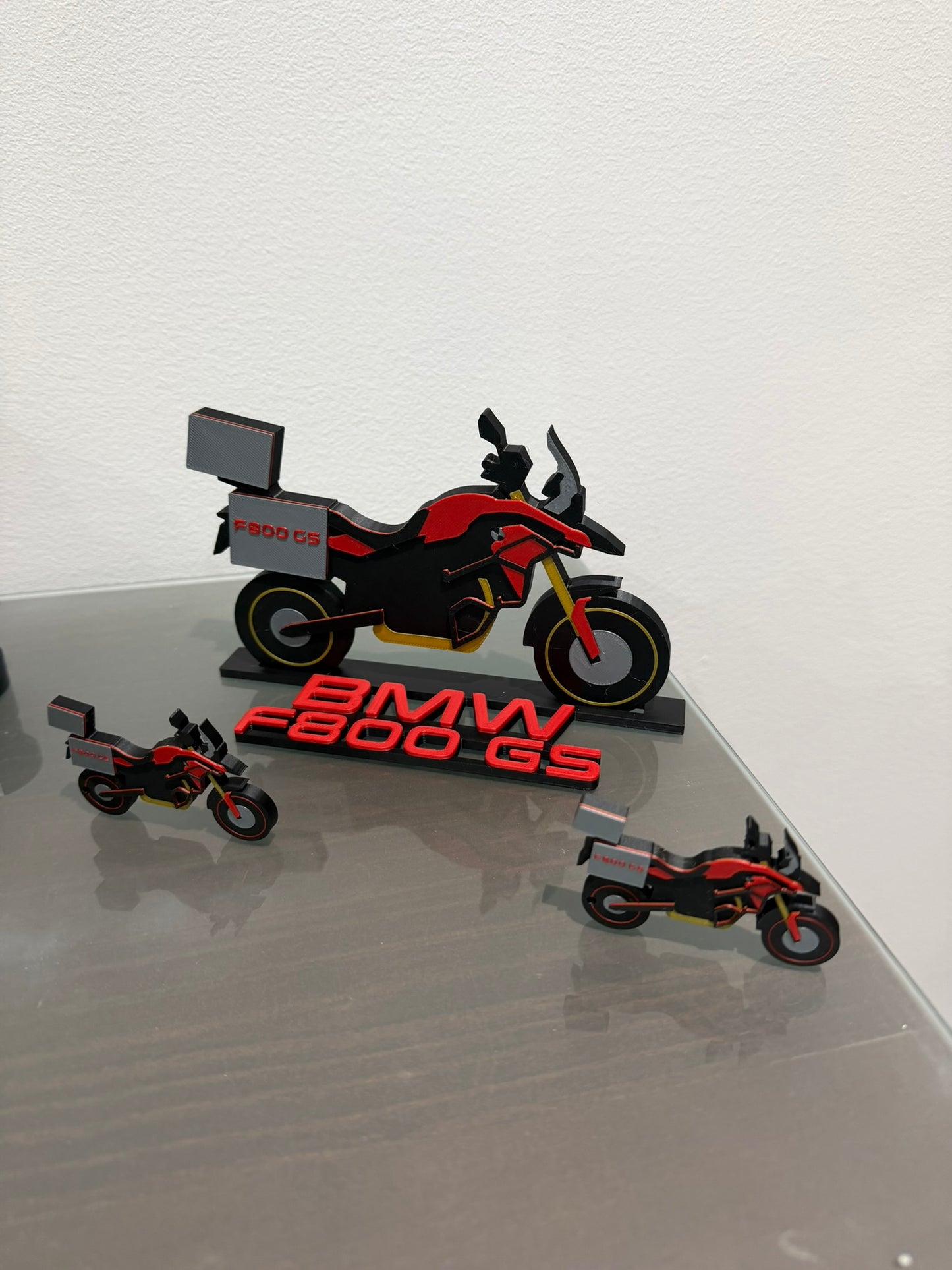 Novedad motos: Tu BMW F800 GS blanca en formato silueta decorativa + 2 llaveros