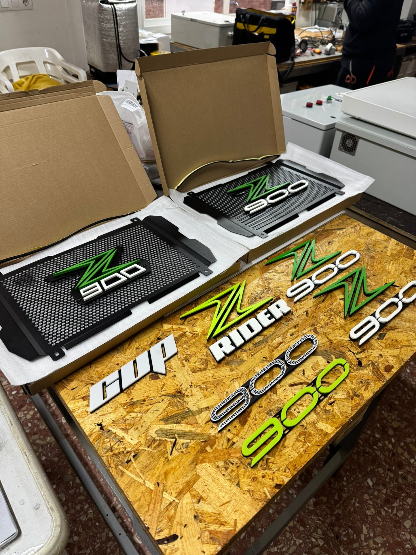 Accesorios z900: Emblemas 3D cubreradiador