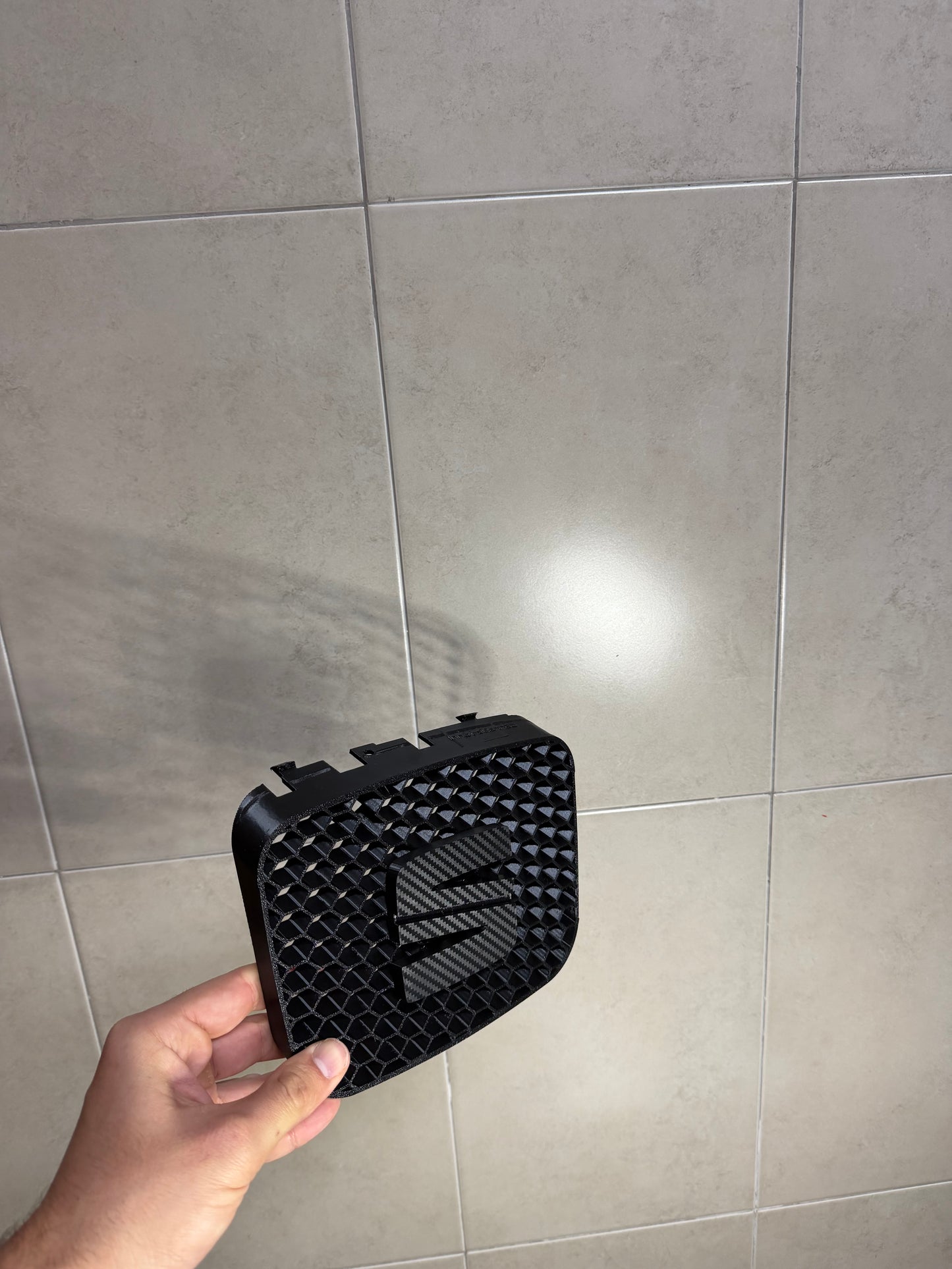 Leon mk1: emblemas con efecto fibra carbono