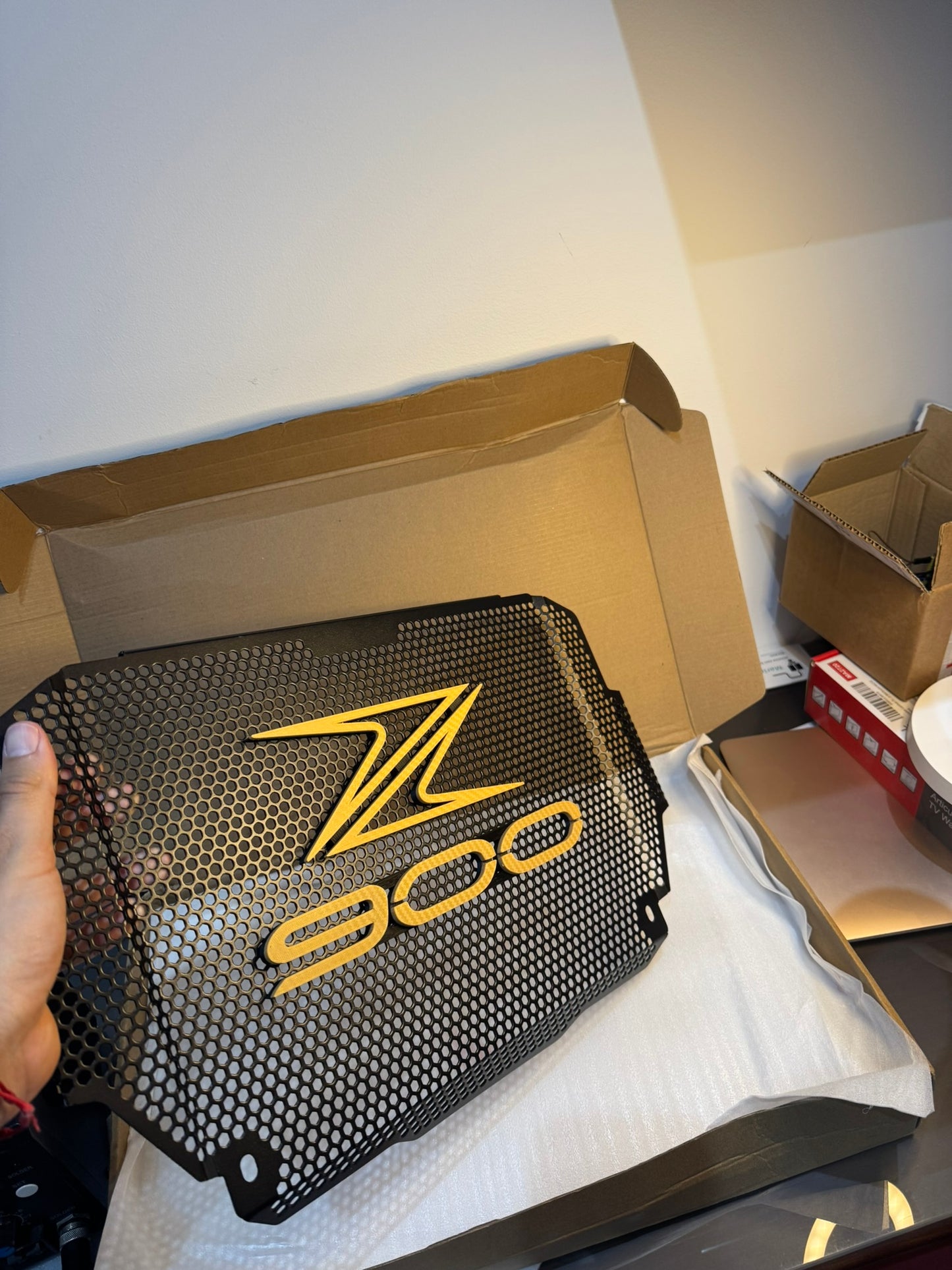 Accesorios z900: Parrilla 3D lisa Dorado
