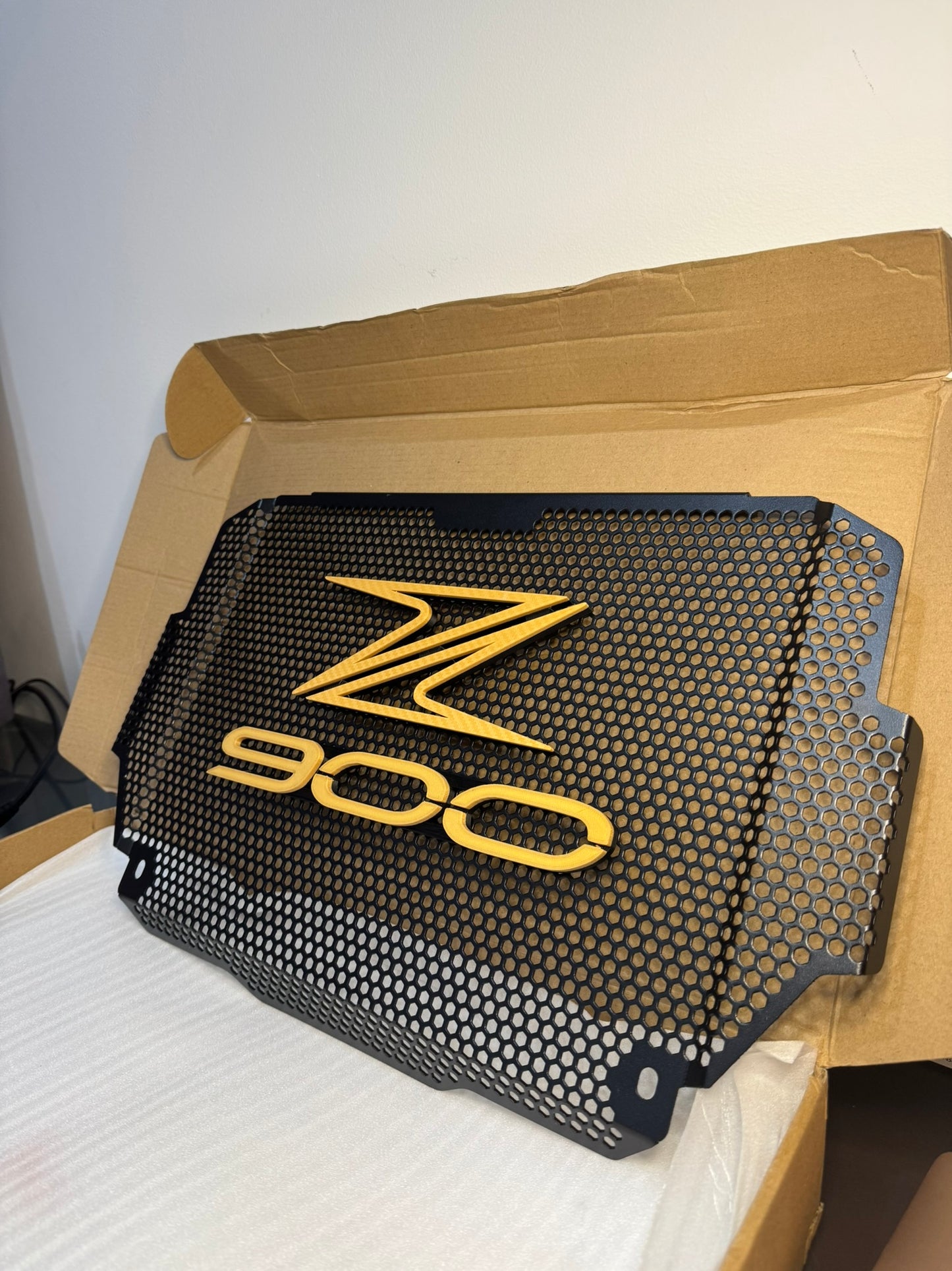 Accesorios z900: Parrilla 3D lisa Dorado