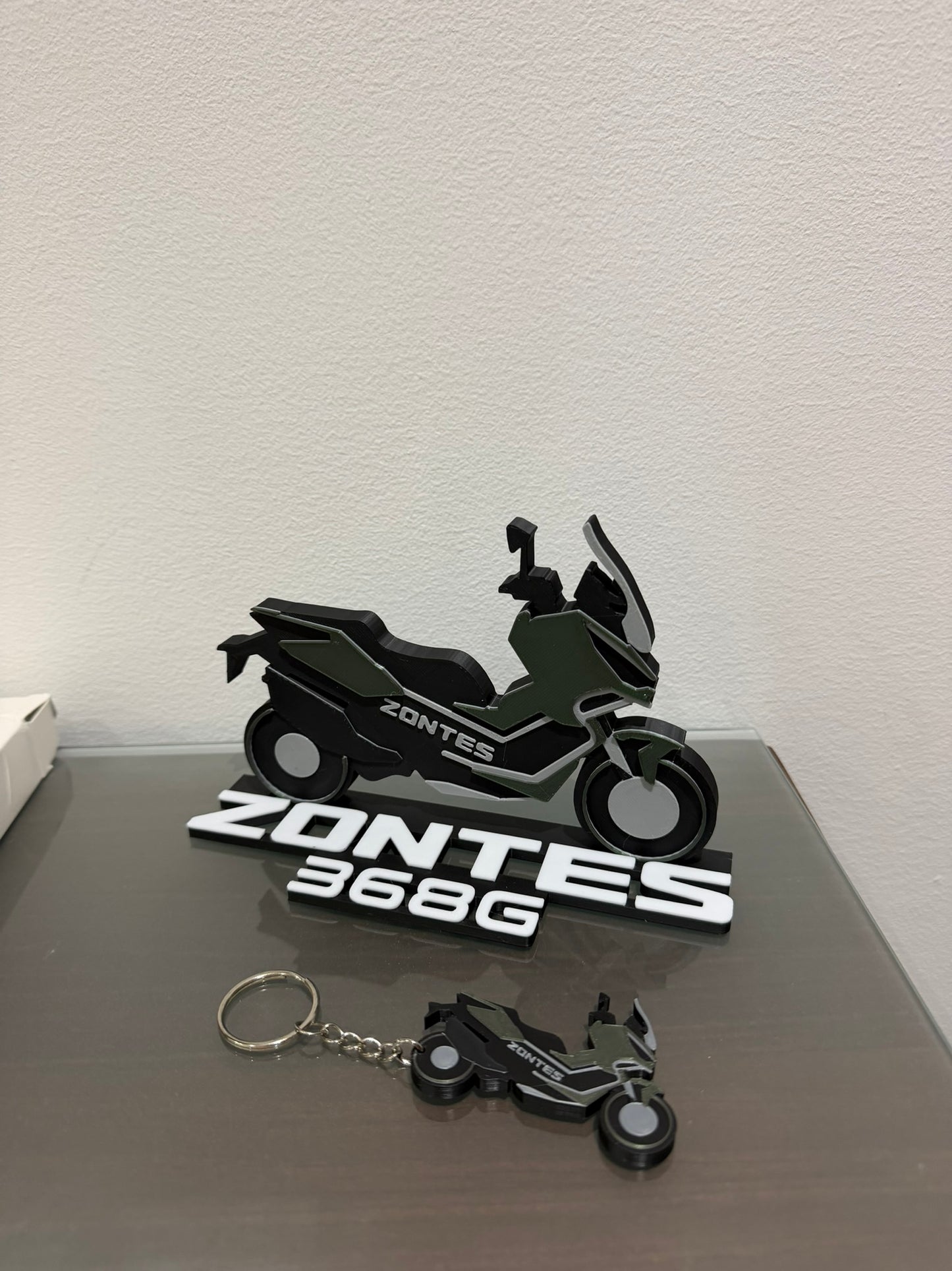 Novedad motos: Tu zontes 368g en formato silueta decorativa + llavero