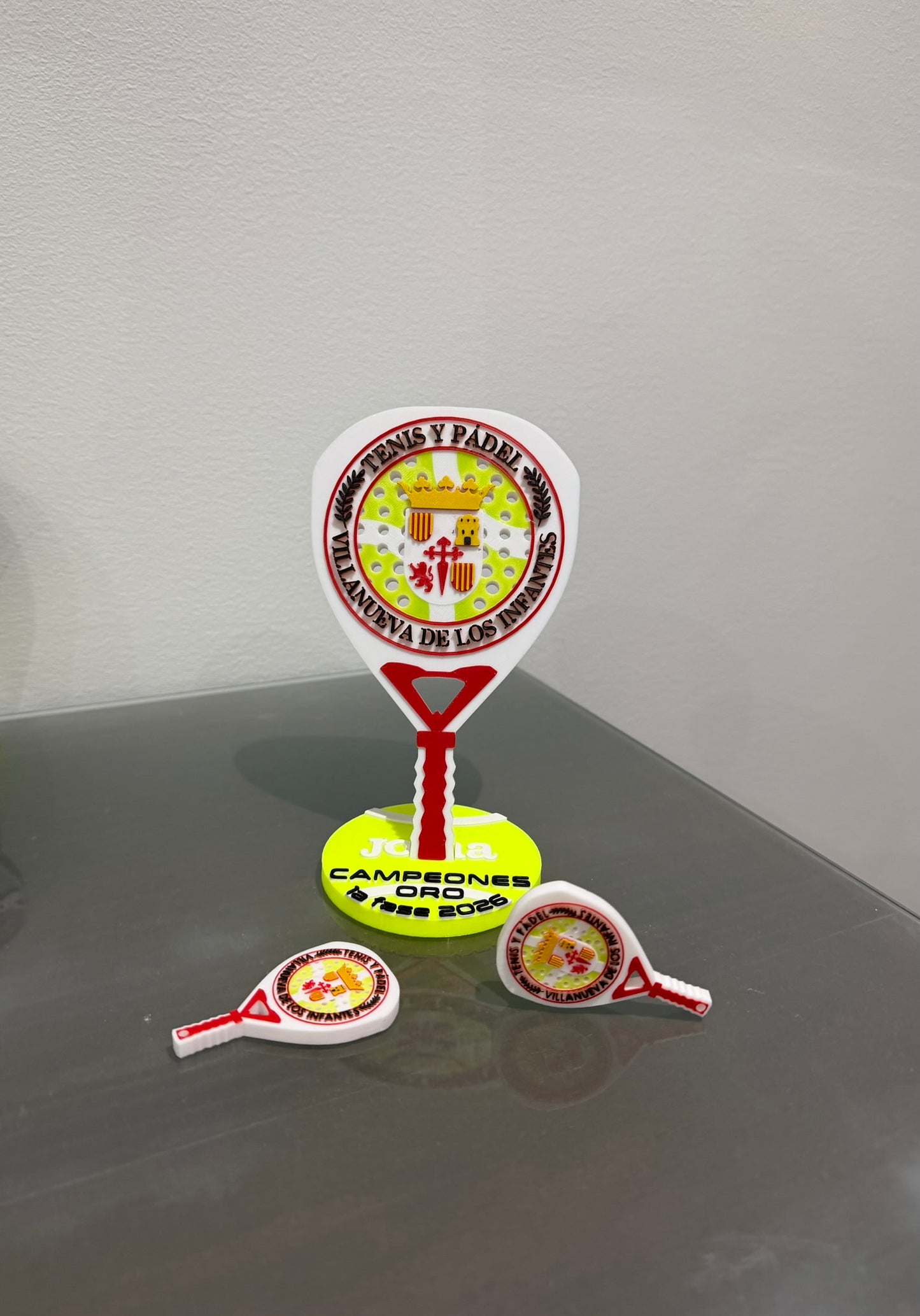 Pádel: Llavero + trofeo LOGO CORPORATIVO