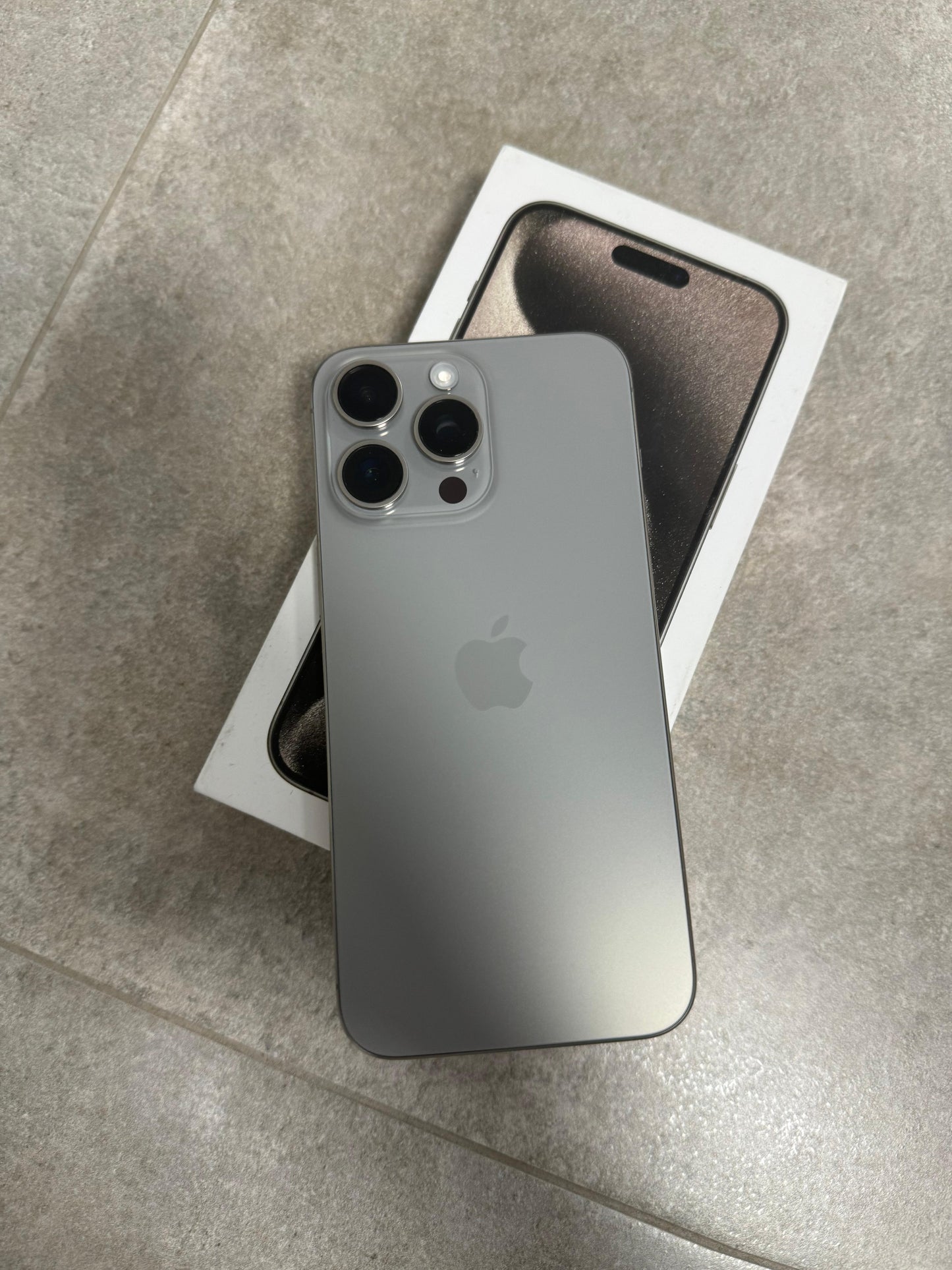 Apple Reestreno+: IPhone 15 pro max 256gb titanio